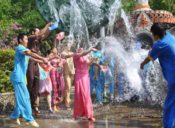 Joyful Songkran Festival！